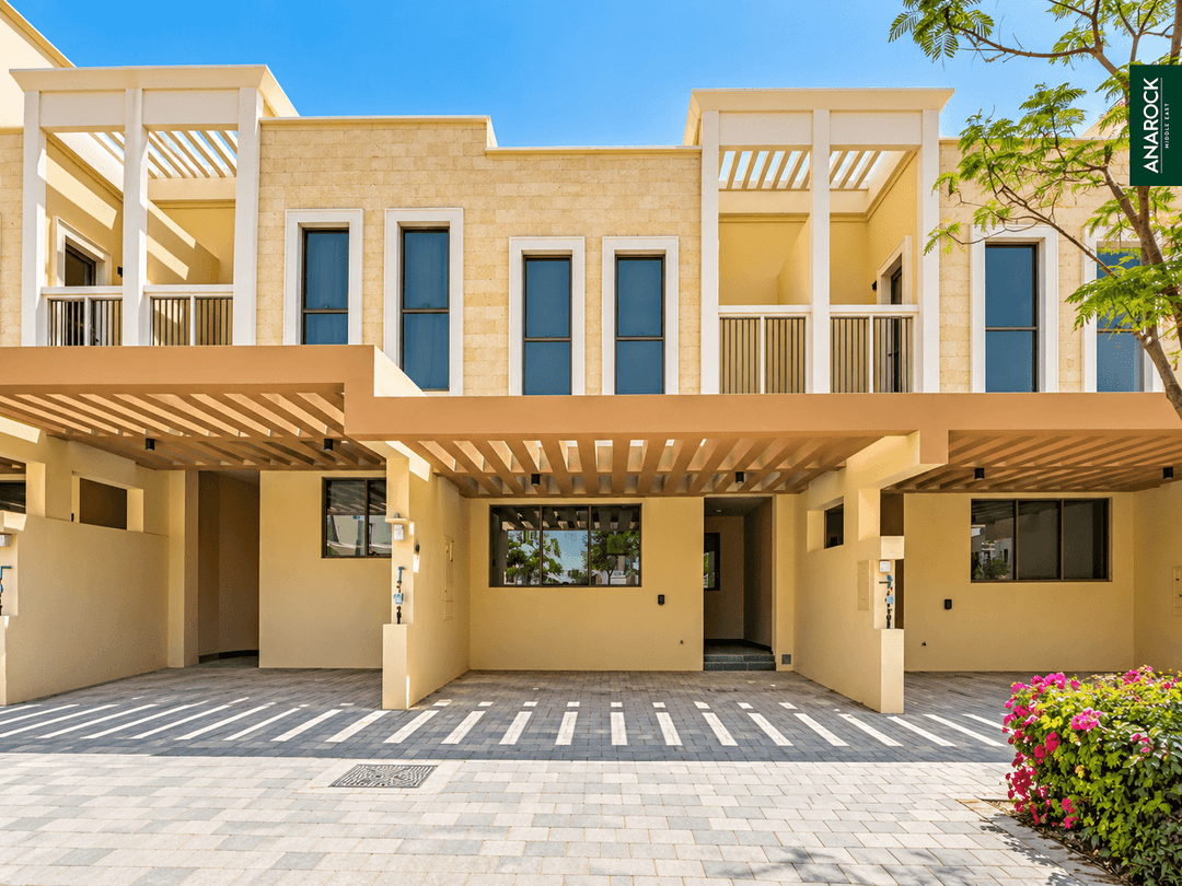 Single Row | Landscaped Garden | Vacant